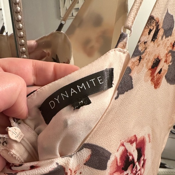Dynamite Hi-Lo Dress Floral Medium - Picture 3 of 4